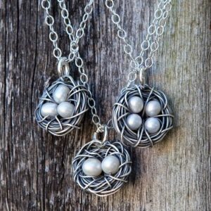 Collier nid en désordre