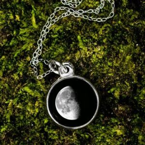 Collier personnalisé de phase de lune de date - conception simple