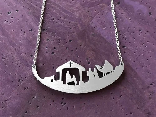 collier-silhouette-inspire-des-fetes-religieuses