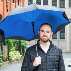 Parapluie anti-gouttes ouvert inversé