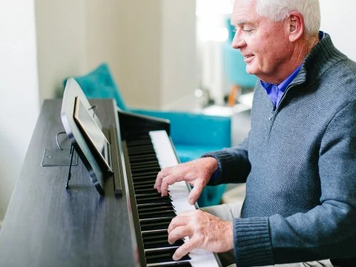 piano-intelligent-connecte-a-une-application